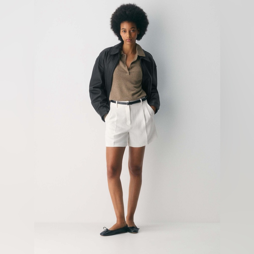Aritzia The Effortless Short™ Mid-Thigh - Crepette™, Light Birch - Picture 8 of 13